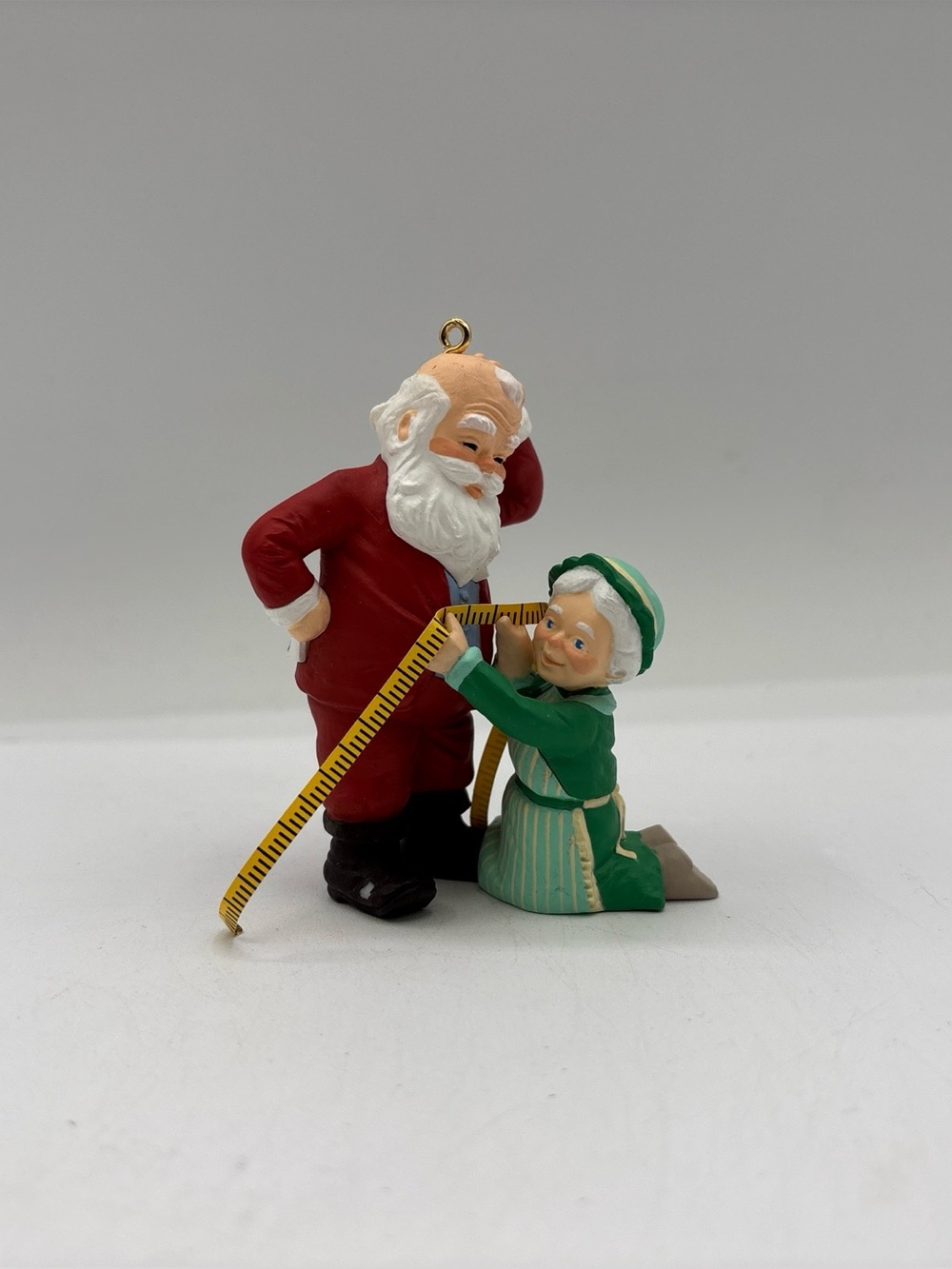 Hallmark Keepsake Ornament Dated 1993 Vintage‎ A Fitting Moment Mr & Mrs Claus